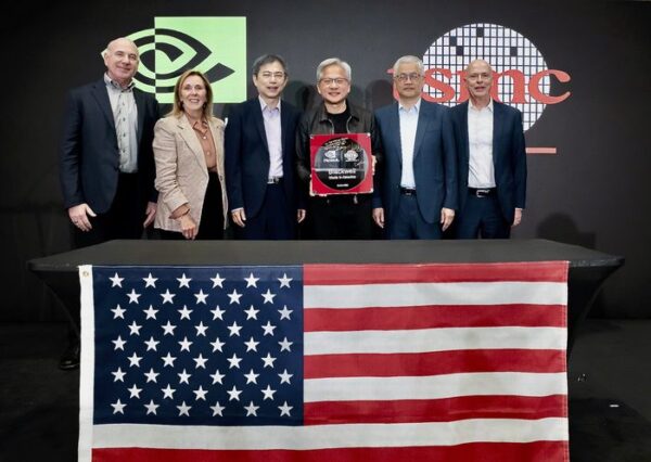 US-Produktion von Blackwell-Wafer: Meilenstein für NVIDIA & TSMC 7 US-Produktion von Blackwell-Wafer Meilenstein für NVIDIA TSMC